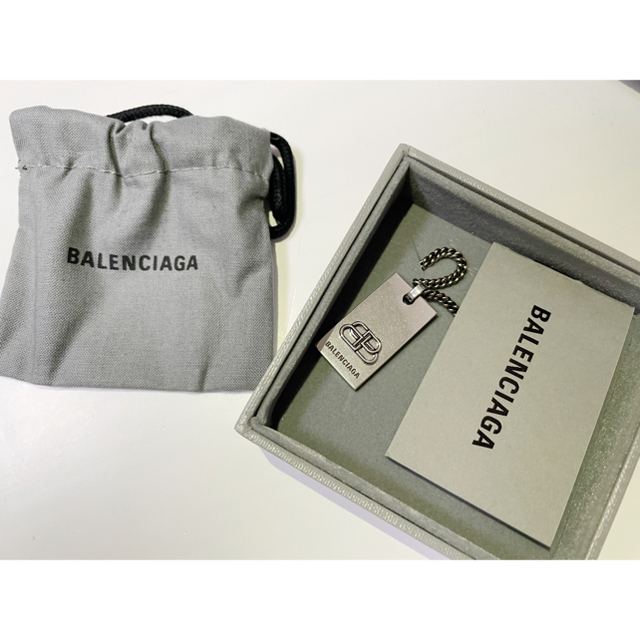 Balenciaga(バレンシアガ)の【新品未使用】バレンシアガ BBロゴネックレス クリスマスプレゼント メンズのアクセサリー(ネックレス)の商品写真