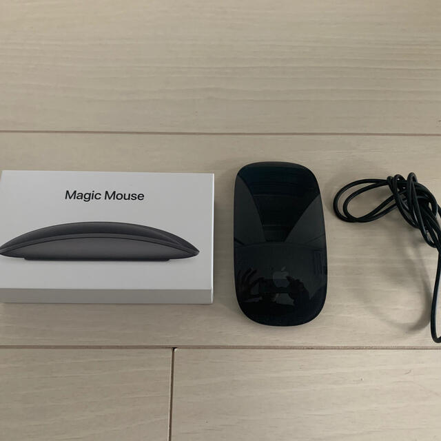 Apple(アップル)のMagic Mouse2  ※充電ケーブル有り スマホ/家電/カメラのPC/タブレット(PC周辺機器)の商品写真