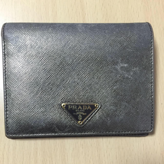 PRADA(プラダ)のPRADA 二つ折り財布 シルバー レディースのファッション小物(財布)の商品写真