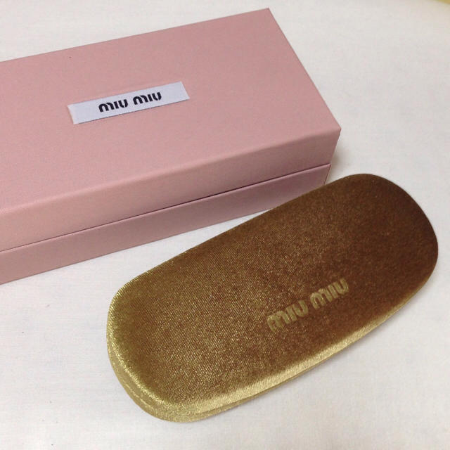 miumiu(ミュウミュウ)の値下げ♡新品未使用 miumiu メガネケース その他のその他(その他)の商品写真