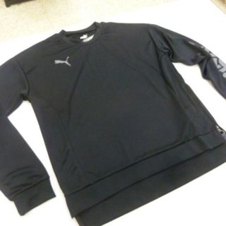 プーマ(PUMA)のM黒)プーマ★ロングスリーブシャツ 657030 丸首薄手片側サイドファスナー付(Tシャツ/カットソー(七分/長袖))