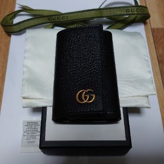 グッチ(Gucci)の新品！未使用！GUCCI GGマーモント キーケース ブラックレザー(キーケース)