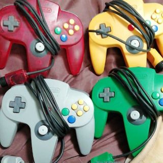 ニンテンドウ64(NINTENDO 64)のニンテンドー64のコントローラー(家庭用ゲーム機本体)