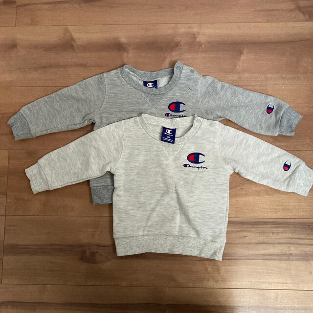 Champion(チャンピオン)の【baby 80cm】【Champion】スウェット　トレーナー　2枚セット キッズ/ベビー/マタニティのベビー服(~85cm)(トレーナー)の商品写真