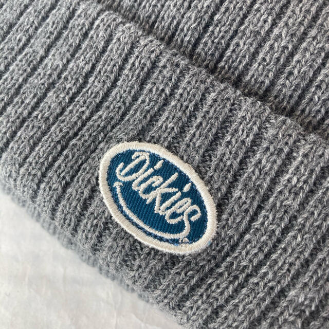 Dickies(ディッキーズ)の⭐️人気‼️Dickies暖かニット帽‼️スマイルワッペンgrey メンズの帽子(ニット帽/ビーニー)の商品写真