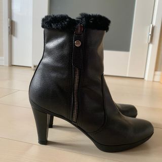 スチュワートワイツマン(Stuart Weitzman)のニューヨーク スチュワートワイツマン ボア ブーツ ブラック(ブーツ)