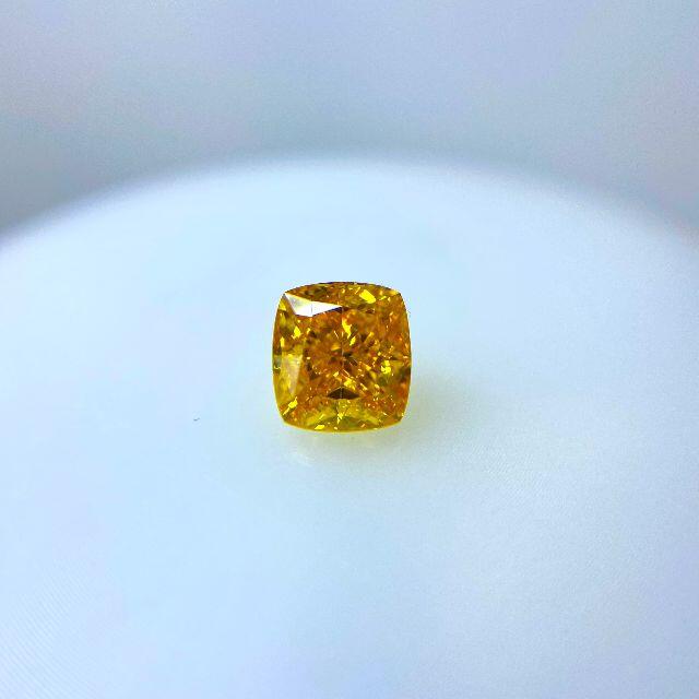 FANCY VIVID YELLOW ORANGE 0.70ct CU レディースのアクセサリー(その他)の商品写真