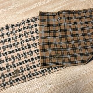 バーバリー(BURBERRY)のバーバリー　タオルハンカチ　ハンドタオル　２枚セット(タオル/バス用品)