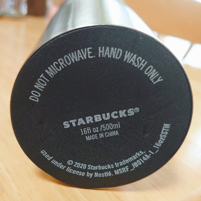 Starbucks Coffee(スターバックスコーヒー)の【新品未使用】スタバ  シルバー ステンレスマグ スタンブラー　500ml インテリア/住まい/日用品のキッチン/食器(タンブラー)の商品写真