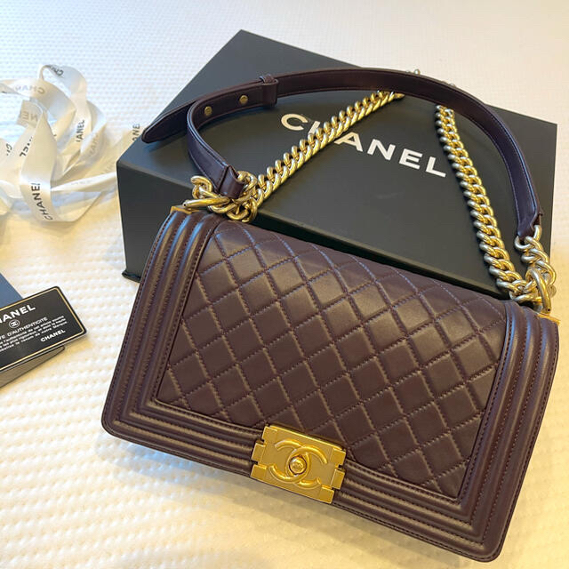 CHANEL(シャネル)のBOY CHANEL レアなダークパープル レディースのバッグ(ショルダーバッグ)の商品写真