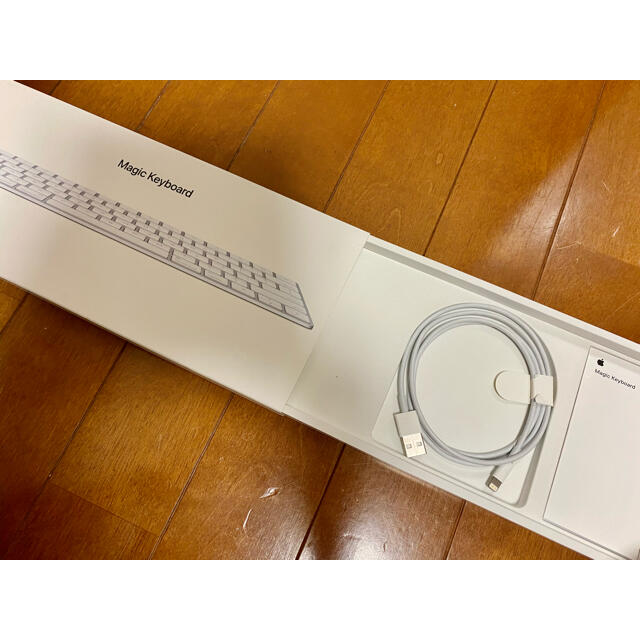 Apple(アップル)のmagic keyboard ☆美品 スマホ/家電/カメラのPC/タブレット(PC周辺機器)の商品写真