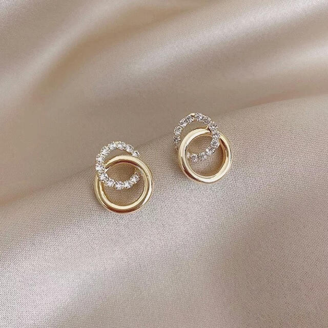 AHKAH(アーカー)のdouble ring zirconia pierce ◯s925 post  レディースのアクセサリー(ピアス)の商品写真