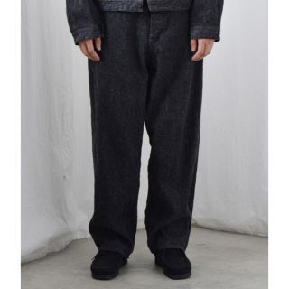 コモリ(COMOLI)の【21ss/新品】comoli ベルテッドデニム パンツ ブラック/エクリュ (デニム/ジーンズ)