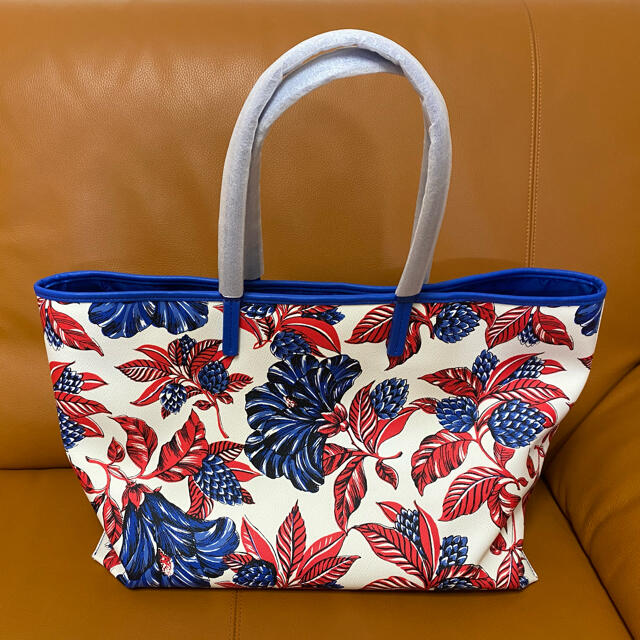 Tory Burch(トリーバーチ)の【新品タグ付き✨】トリーバーチ、限定品、トートバッグ レディースのバッグ(トートバッグ)の商品写真