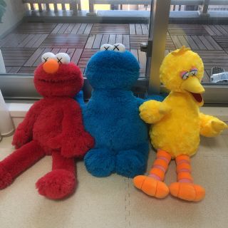 セサミストリート(SESAME STREET)のセサミストリート　KAWS ユニクロ　コラボ　ぬいぐるみ(ぬいぐるみ)