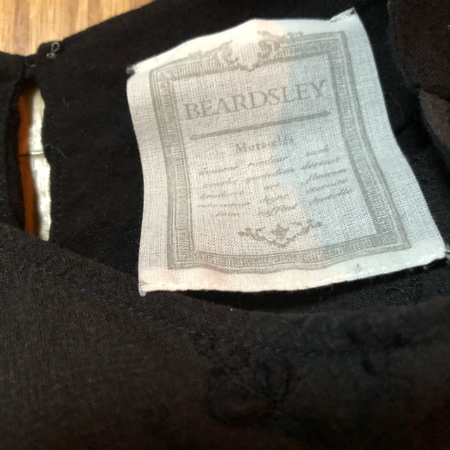 BEARDSLEY(ビアズリー)のbeardsley ビアズリーチュニック麻　黒 レディースのトップス(チュニック)の商品写真