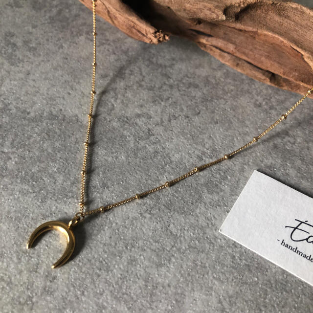 ZARA(ザラ)のムーンチャーム　ゴールドネックレス ハンドメイドのアクセサリー(ネックレス)の商品写真