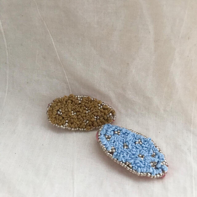 (no.120) light blue ハンドメイド　ヘアアクセサリー　刺繍 ハンドメイドのアクセサリー(ヘアアクセサリー)の商品写真