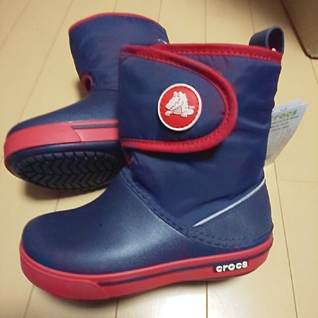 crocs(クロックス)のcrocs ブーツ ネイビー 18 キッズ/ベビー/マタニティのキッズ靴/シューズ(15cm~)(ブーツ)の商品写真