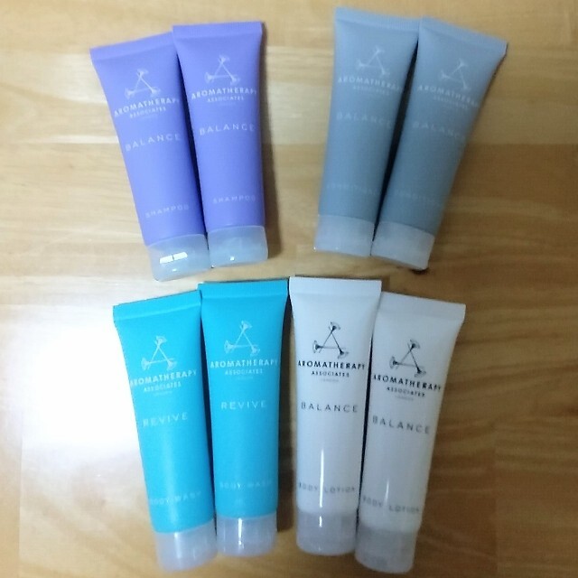 AROMATHERAPY ASSOCIATES(アロマセラピーアソシエイツ)のアロマセラピーアソシエイツ　２セット　シャンプー　コンディショナー　ボディソープ コスメ/美容のヘアケア/スタイリング(シャンプー/コンディショナーセット)の商品写真