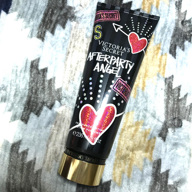 Victoria's Secret(ヴィクトリアズシークレット)のVictoria’s secret ボディーローション コスメ/美容のボディケア(ボディローション/ミルク)の商品写真