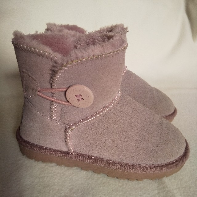 UGG(アグ)のアグ　ムートンブーツ　ピンク　30 キッズ/ベビー/マタニティのキッズ靴/シューズ(15cm~)(ブーツ)の商品写真