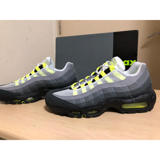 NIKE(ナイキ)の（エラー品希少）AIR MAX 95 OG NEON YELLOW 2020 メンズの靴/シューズ(スニーカー)の商品写真