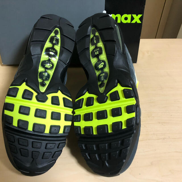NIKE(ナイキ)の（エラー品希少）AIR MAX 95 OG NEON YELLOW 2020 メンズの靴/シューズ(スニーカー)の商品写真