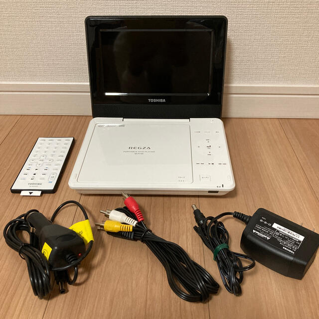 東芝(トウシバ)のsintarou_3様専用ポータブルDVDプレーヤーREGZASD-P710SW スマホ/家電/カメラのテレビ/映像機器(DVDプレーヤー)の商品写真