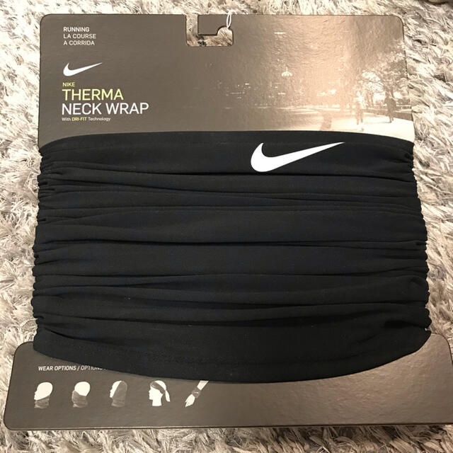 NIKE(ナイキ)のNIKE NECK WRAP ネックウォーマー　ブラック メンズのファッション小物(ネックウォーマー)の商品写真