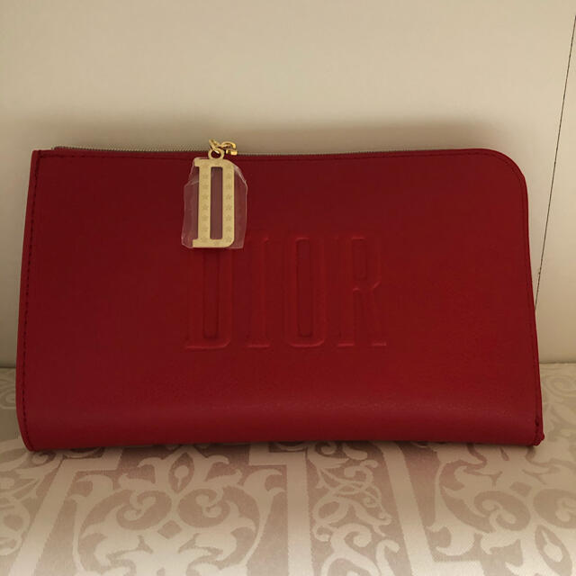 Dior(ディオール)のディオール　レッド　クラッチ ポーチ　新品未使用 レディースのファッション小物(ポーチ)の商品写真