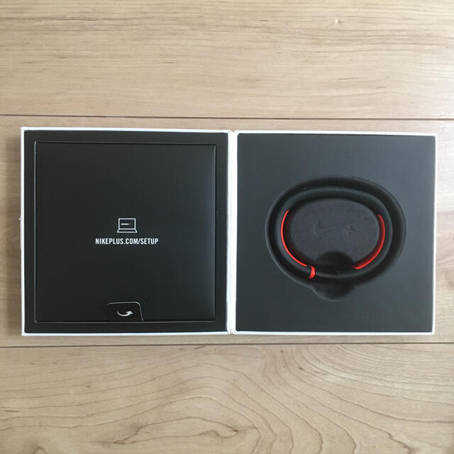 NIKE(ナイキ)のNike+ fuelband SE ナイキフューエルバンド  オレンジ スポーツ/アウトドアのトレーニング/エクササイズ(トレーニング用品)の商品写真