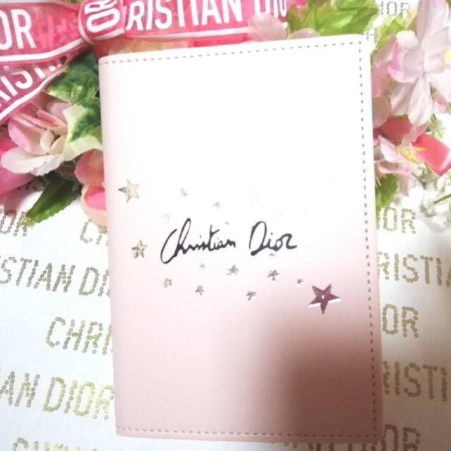 Christian Dior(クリスチャンディオール)の【非売品】🌸DIOR🌸パスポートケ―ス【新品】🌸桜ピンク🌸 レディースのファッション小物(パスケース/IDカードホルダー)の商品写真