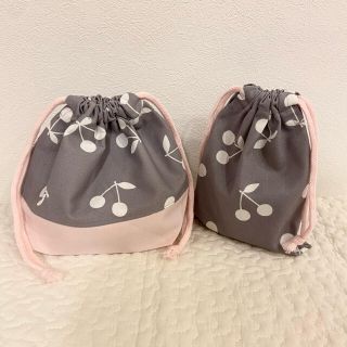 ハンドメイド♡さくらんぼ柄　お弁当袋&コップ袋セット(外出用品)