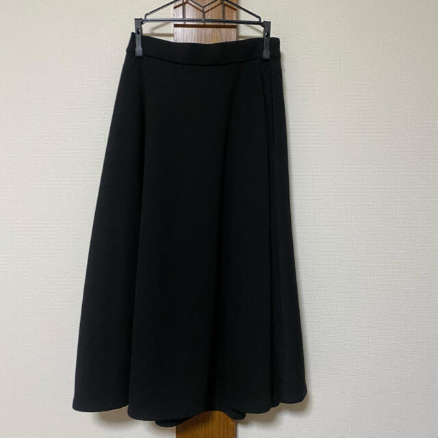 GU(ジーユー)のGU ミディ丈スカート レディースのスカート(ひざ丈スカート)の商品写真