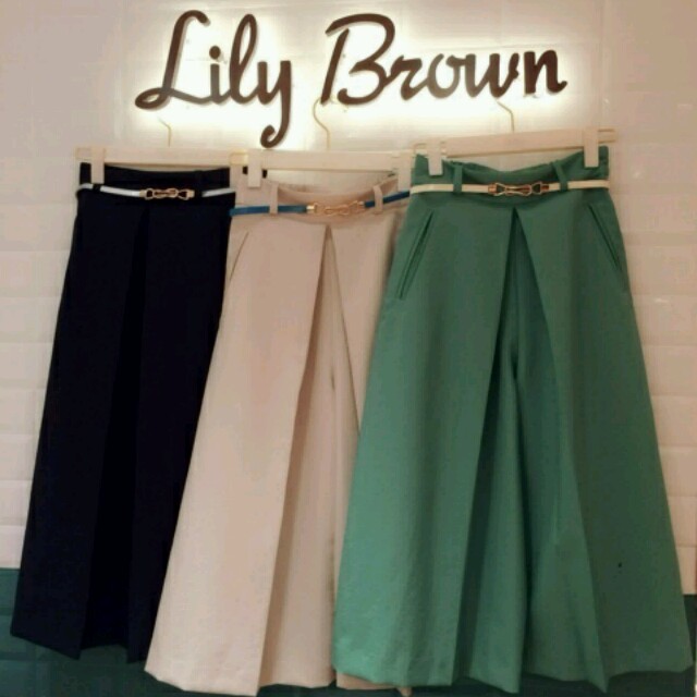 Lily Brown(リリーブラウン)のベルト付きガウチョパンツ♡ レディースのパンツ(カジュアルパンツ)の商品写真