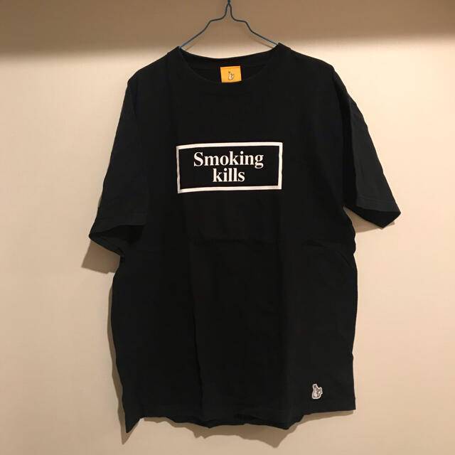 VANQUISH(ヴァンキッシュ)のスモーキングキルズ　smoking kills ブラック　XL FR2 メンズのトップス(Tシャツ/カットソー(半袖/袖なし))の商品写真
