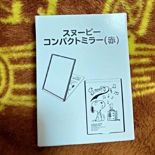 PEANUTS(ピーナッツ)のスヌーピーコンパクトミラー 赤ノベルティ エンタメ/ホビーのおもちゃ/ぬいぐるみ(キャラクターグッズ)の商品写真