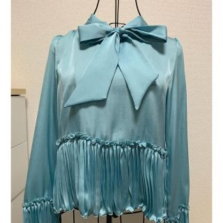 デイシー(deicy)の美品💙リボンサテンブラウス(シャツ/ブラウス(長袖/七分))