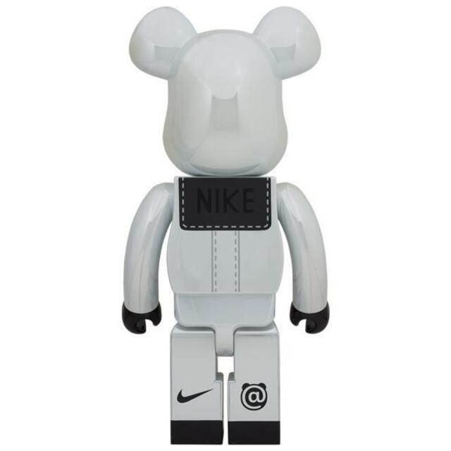 MEDICOM TOY(メディコムトイ)の新品未開封-BE@RBRICK NIKE SB 2020 WHITE 1000％ エンタメ/ホビーのおもちゃ/ぬいぐるみ(その他)の商品写真