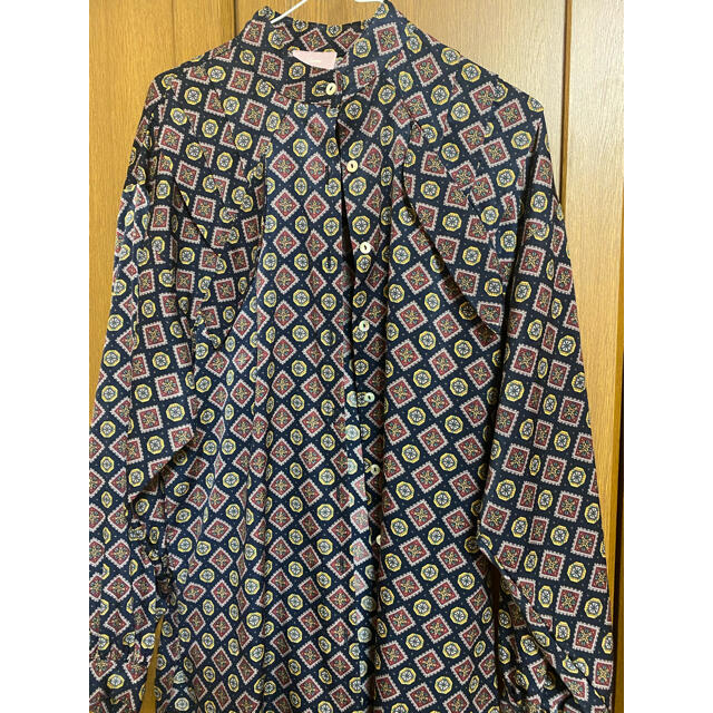 juemi モスクシャツ　ネイビー レディースのトップス(シャツ/ブラウス(長袖/七分))の商品写真