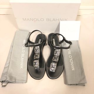 マノロブラニク(MANOLO BLAHNIK)の【美品/着用１回】マノロブラニク  ハンギシ　ottola ビジューサンダル(サンダル)