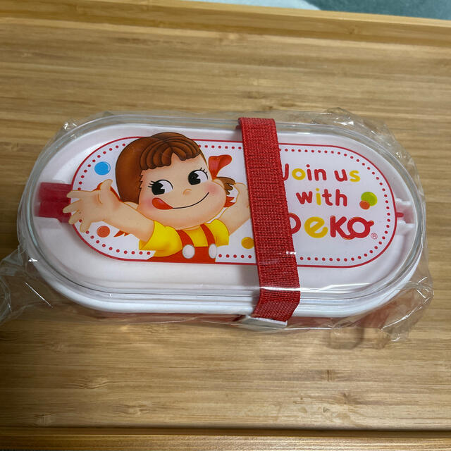 不二家(フジヤ)のたぬき様 専用【未使用】ペコちゃん お弁当箱 ランチケース インテリア/住まい/日用品のキッチン/食器(弁当用品)の商品写真