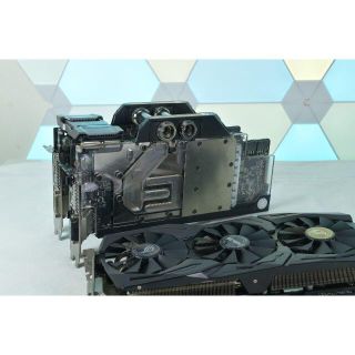 エイスース(ASUS)の3枚の Asus Strix 1080ti(PCパーツ)