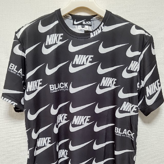 BLACK COMME des GARCONS(ブラックコムデギャルソン)の【新品未使用】BLACK COMME des GARCONS × NIKE  メンズのトップス(Tシャツ/カットソー(半袖/袖なし))の商品写真