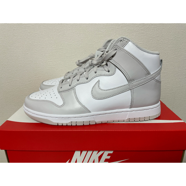 NIKE(ナイキ)のNIKE DUNK HIGH RETRO VAST GREY 26.5cm メンズの靴/シューズ(スニーカー)の商品写真