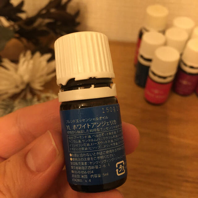 NEAL'S YARD(ニールズヤード)の【開封済・未使用】YOUNG LIVING ヤングリビング　ホワイトアンジェリカ コスメ/美容のリラクゼーション(エッセンシャルオイル（精油）)の商品写真