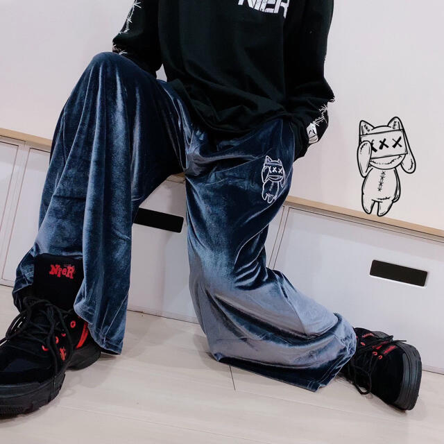 NieR SILVER VELOUR WIDE PANTS ベロアワイドパンツ レディースのパンツ(カジュアルパンツ)の商品写真