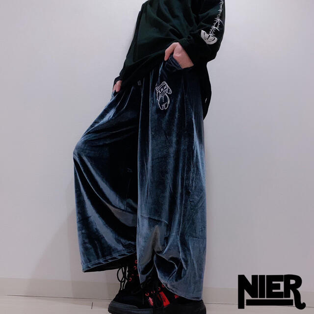 NieR SILVER VELOUR WIDE PANTS ベロアワイドパンツ レディースのパンツ(カジュアルパンツ)の商品写真