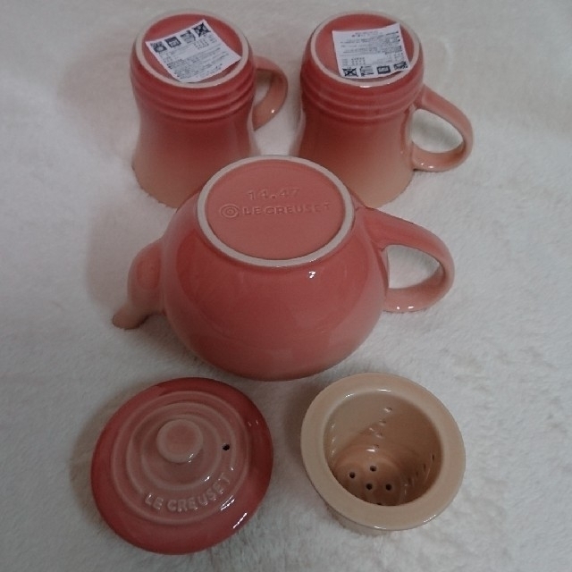 LE CREUSET(ルクルーゼ)のル・クルーゼ スモール ティー ポット マグカップ S  サーモンピンク インテリア/住まい/日用品のキッチン/食器(食器)の商品写真